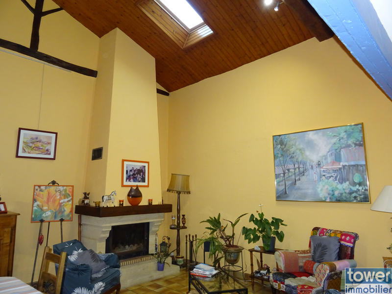 Maison de village - 330 m² - 9 pièces