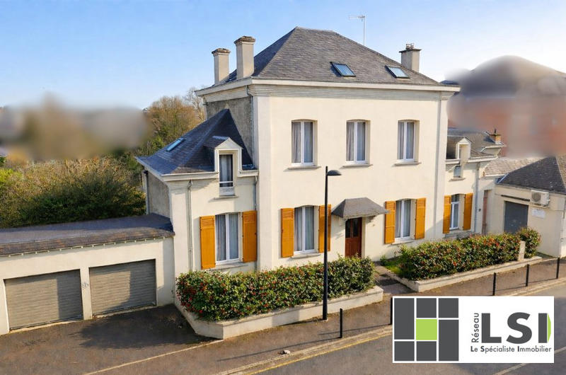Maison - 240 m² - 10 pièces