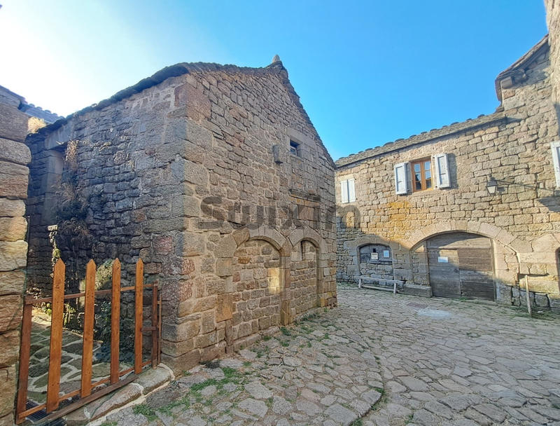 Maison de village - 94 m² - 2 pièces