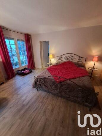 Maison - 270 m² - 9 pièces