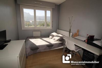 Appartement - 98 m² - 5 pièces