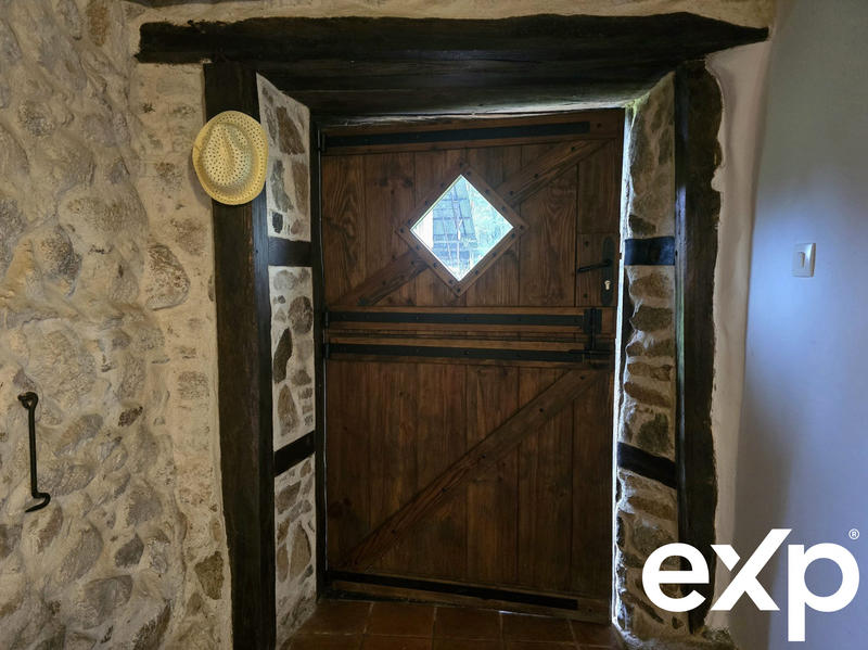 Maison - 287 m² - 12 pièces