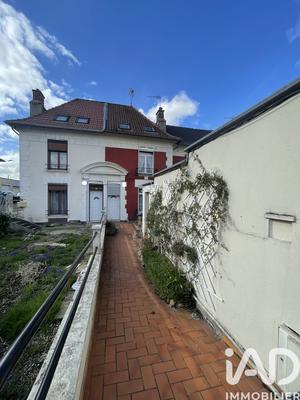 Maison - 93 m² - 5 pièces