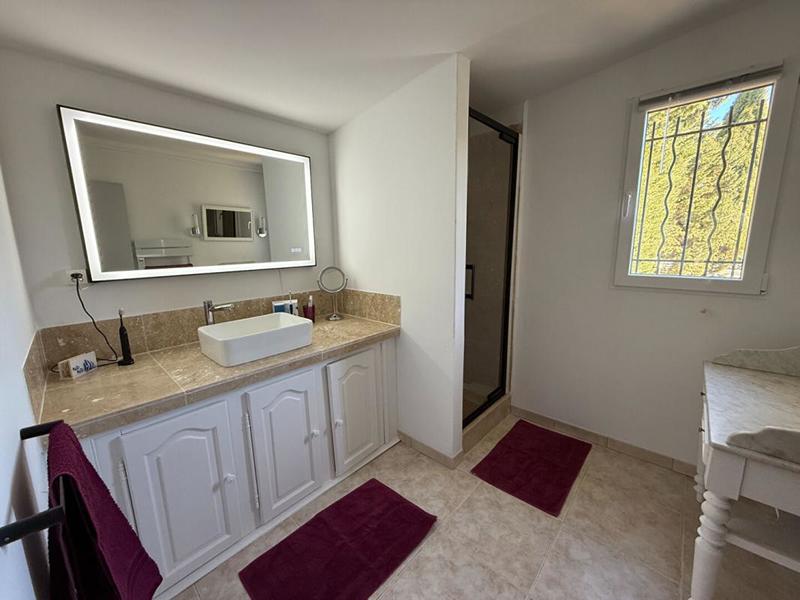 Maison - 198 m² - 7 pièces