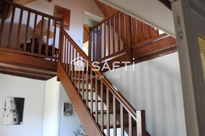 Maison - 235 m² - 8 pièces