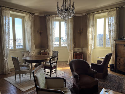 Appartement - 110 m² - 4 pièces