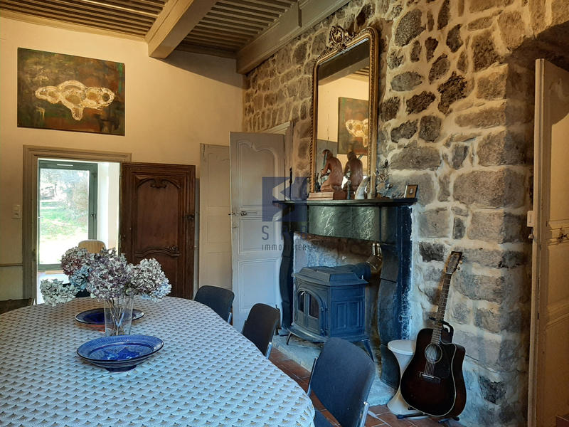 Maison - 369 m² - 12 pièces