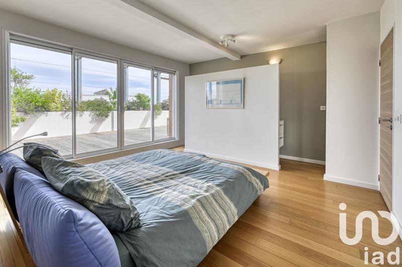 Appartement - 162 m² - 6 pièces