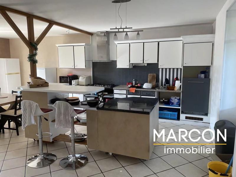 Maison - 291 m² - 11 pièces