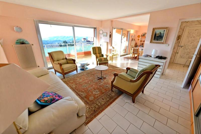 Appartement - 98 m² - 3 pièces