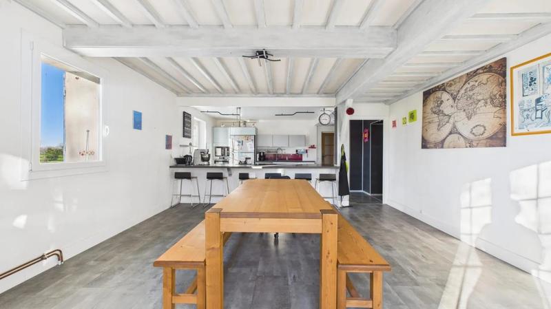 Maison - 320 m² - 11 pièces