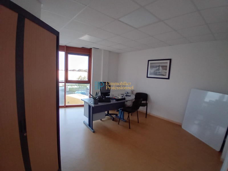 Bureau - 764 m² - 19 pièces