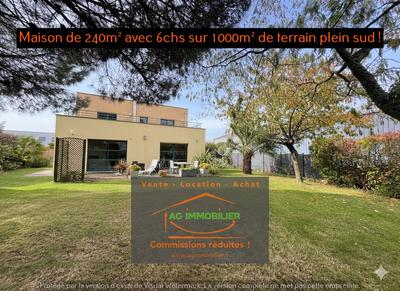 Maison - 240 m² - 8 pièces