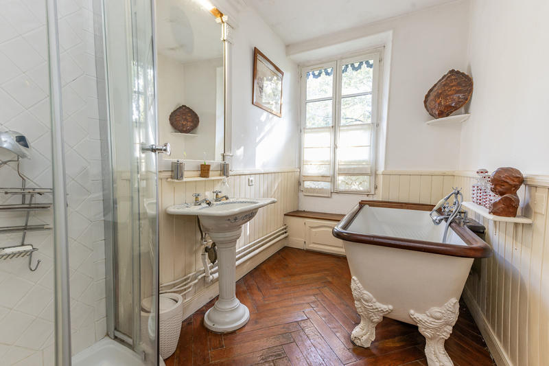 Maison - 283 m² - 13 pièces