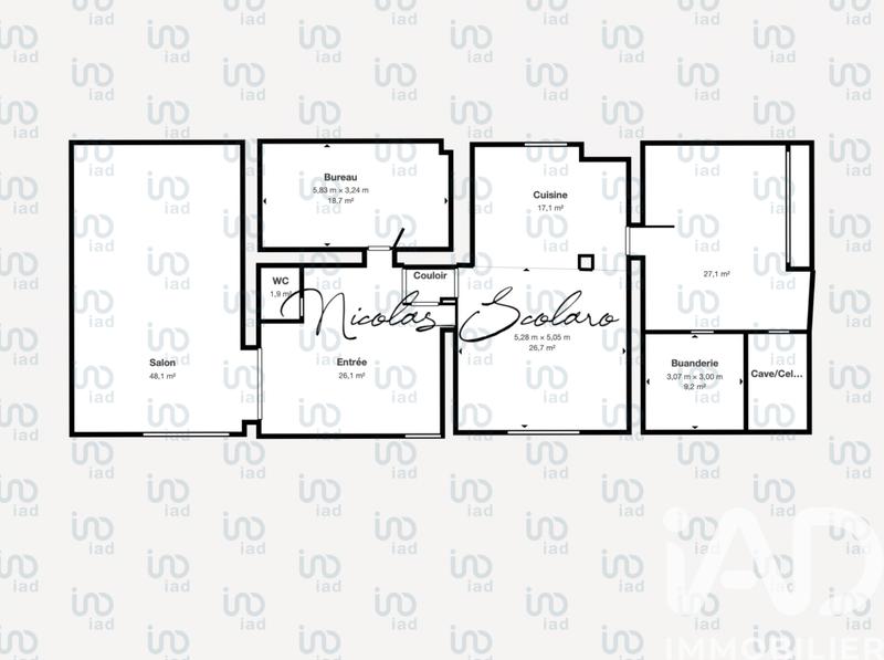 Maison - 310 m² - 8 pièces