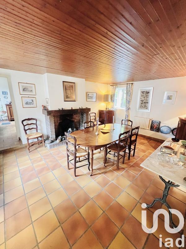 Maison - 275 m² - 9 pièces