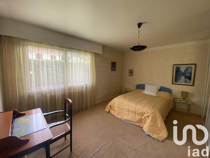 Maison - 215 m² - 10 pièces