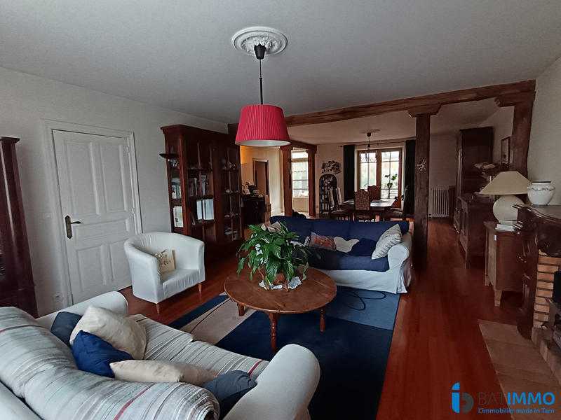 Maison - 220 m² - 9 pièces