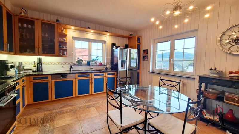 Maison - 180 m² - 8 pièces