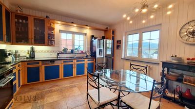 Maison - 180 m² - 8 pièces