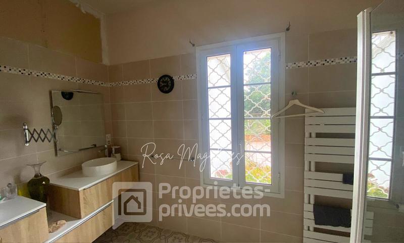 Maison - 225 m² - 8 pièces