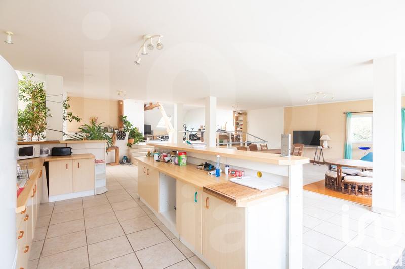 Maison - 241 m² - 6 pièces