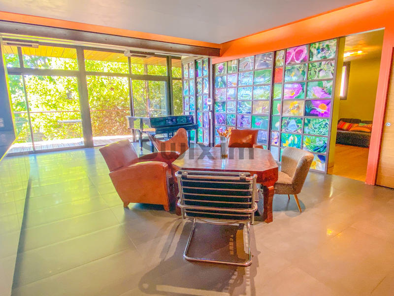 Propriété - 300 m² - 8 pièces