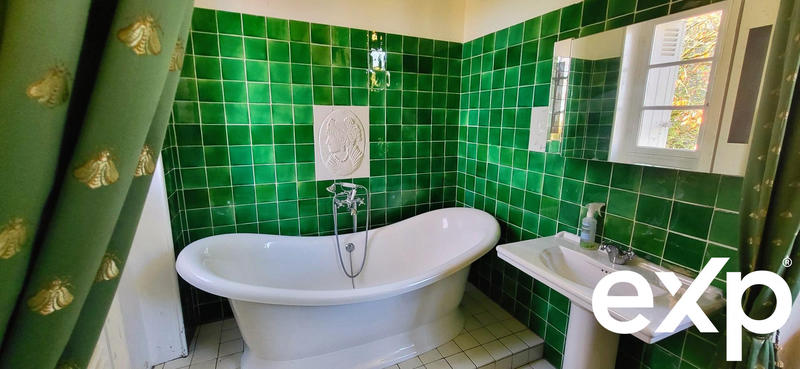 Maison - 365 m² - 10 pièces