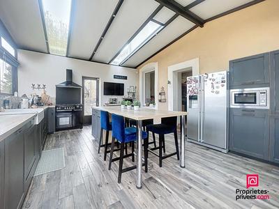 Maison - 185 m² - 7 pièces