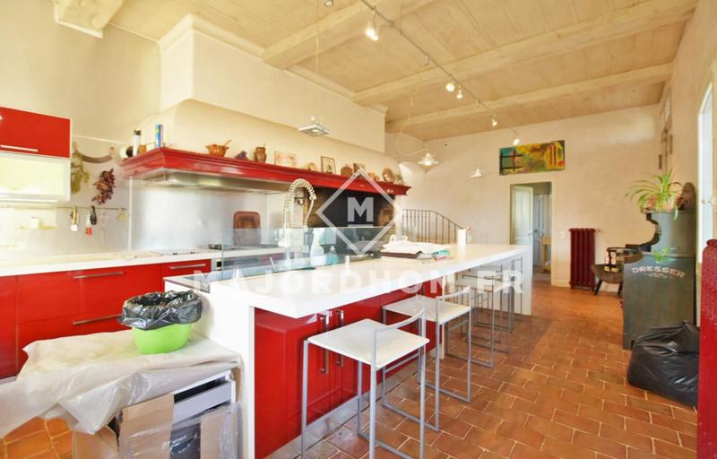 Maison - 211 m² - 6 pièces