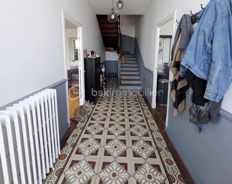 Propriété - 210 m² - 5 pièces