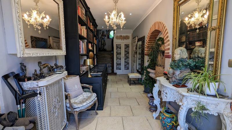 Maison - 222 m² - 6 pièces