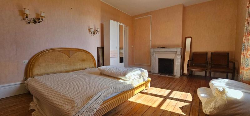 Corps de ferme - 400 m² - 5 pièces