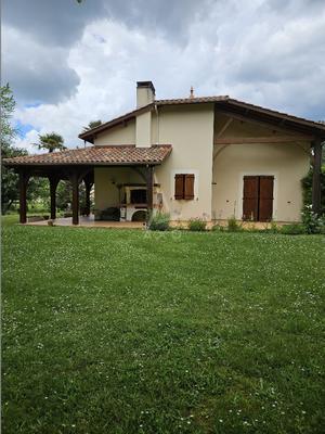 Maison - 200 m² - 5 pièces