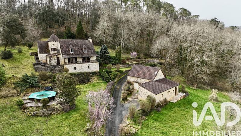 Maison - 185 m² - 8 pièces