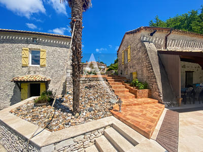 Maison - 180 m² - 6 pièces