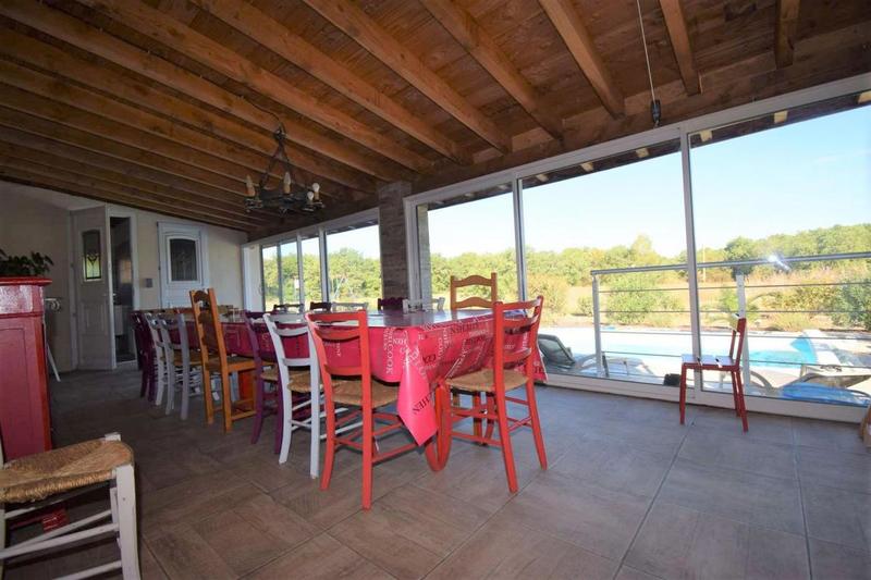 Corps de ferme - 800 m² - 8 pièces