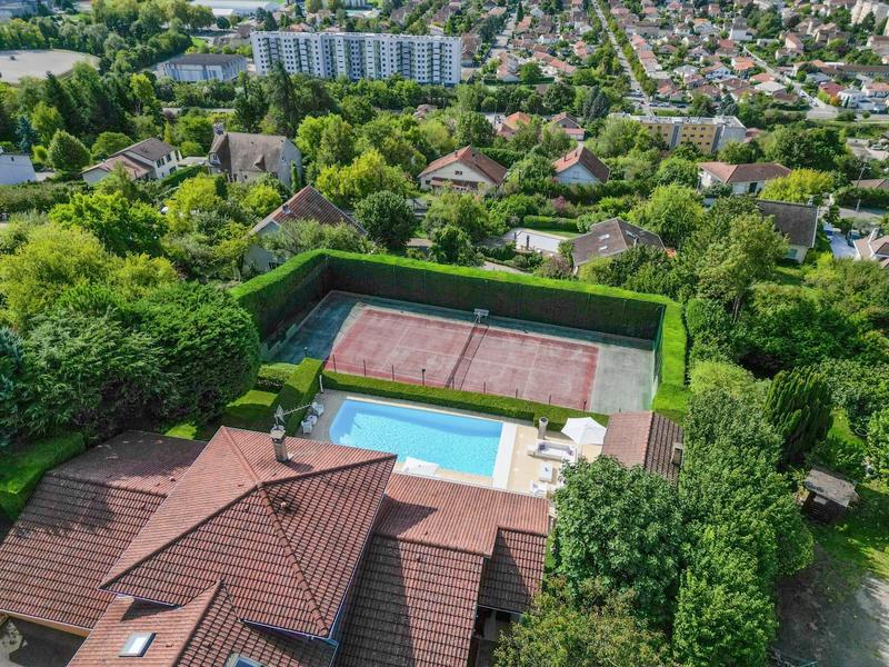 Maison - 205 m² - 7 pièces