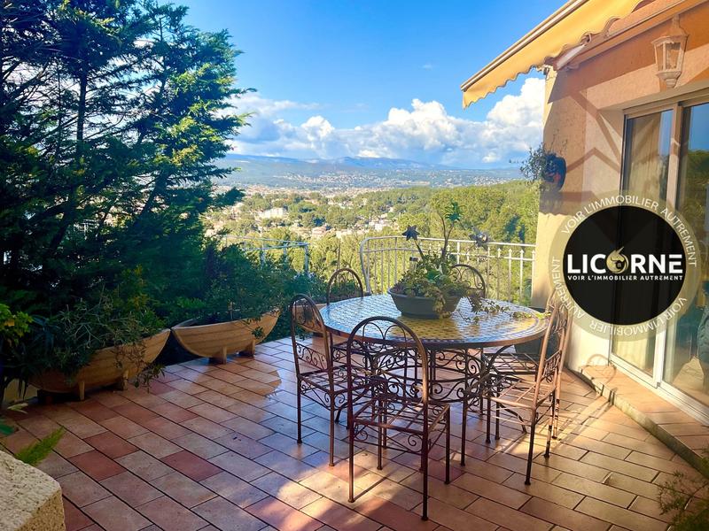 Maison - 180 m² - 7 pièces