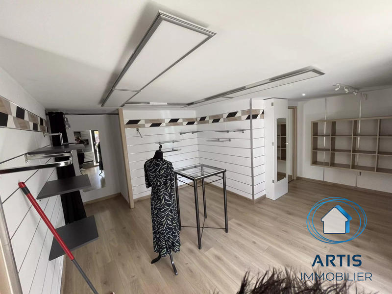 Local commercial - 77 m² - 3 pièces