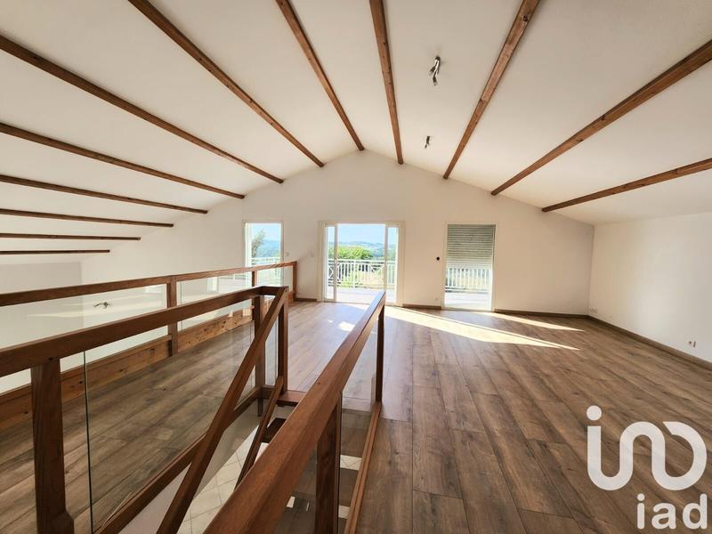 Maison - 256 m² - 5 pièces