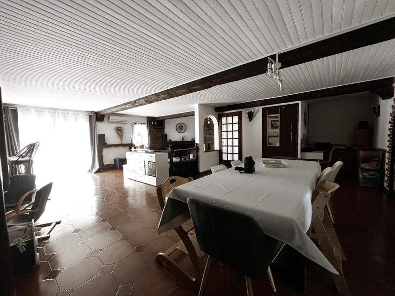 Maison - 251 m² - 10 pièces