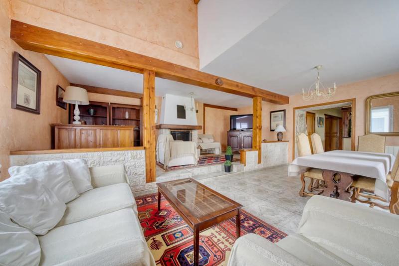 Maison - 307 m² - 5 pièces