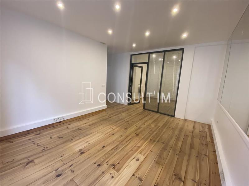 Bureau - 76 m²