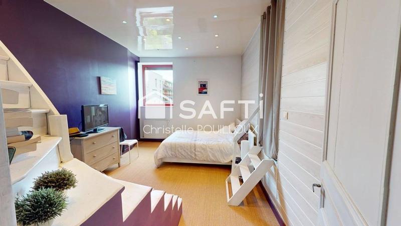 Maison - 260 m² - 8 pièces