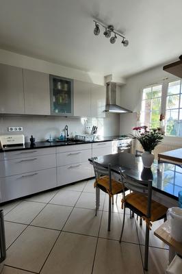 Maison - 185 m² - 7 pièces