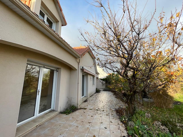 Maison - 215 m² - 7 pièces