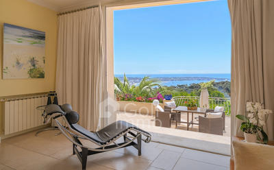 Maison - 225 m² - 6 pièces