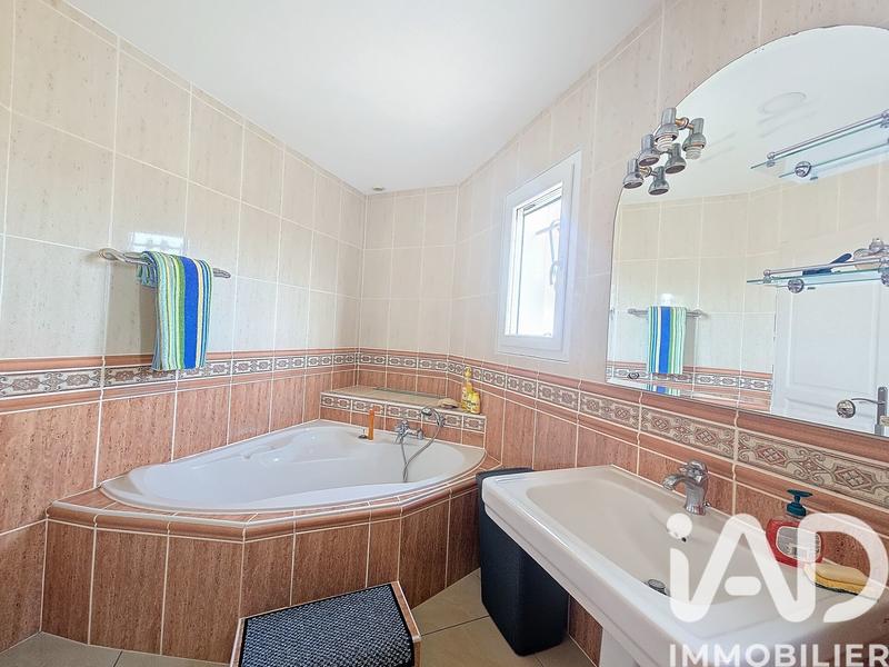 Maison - 200 m² - 5 pièces