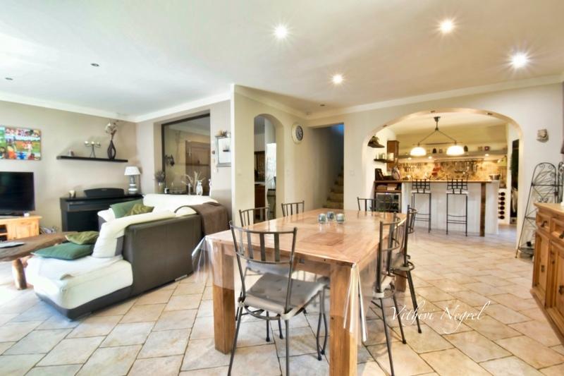 Villa - 209 m² - 7 pièces